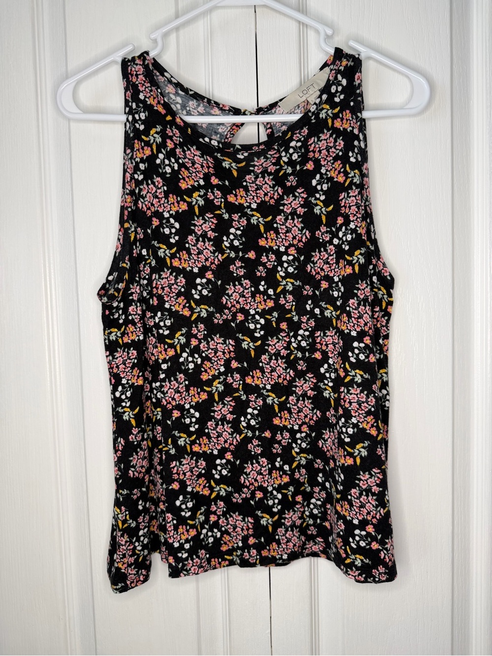 LOFT Floral Tank Top Small Black Pink Rayon Sleeveless Keyhole Back